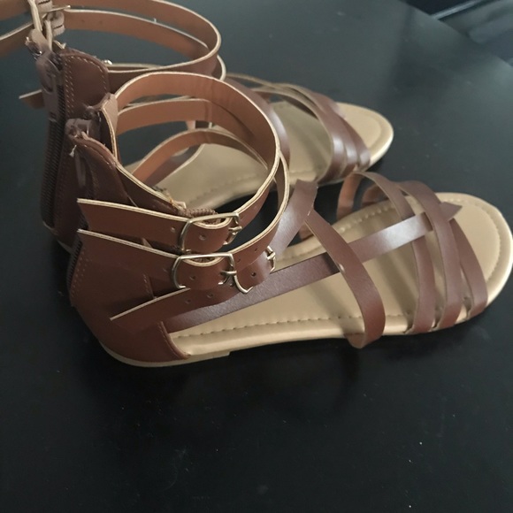 JustFab Sylvee Flat Sandal - Picture 3 of 3